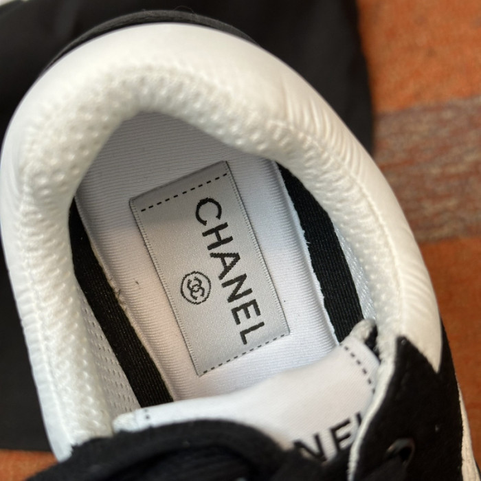Ch**el sneaker