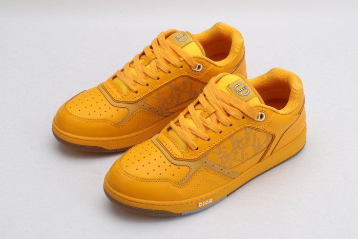 DIO* SNEAKER