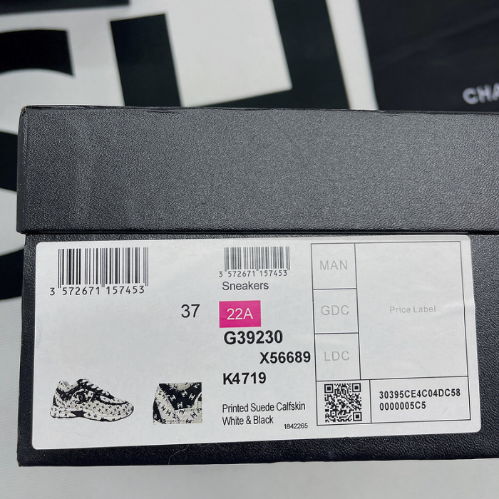 Ch**el sneaker