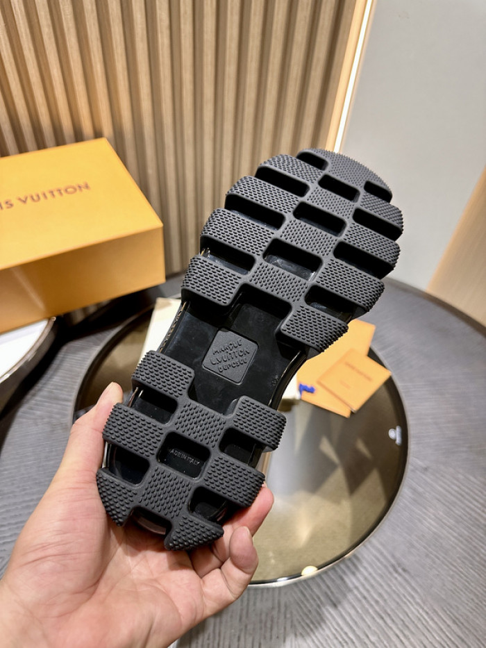 LO1_VTS BOOTS