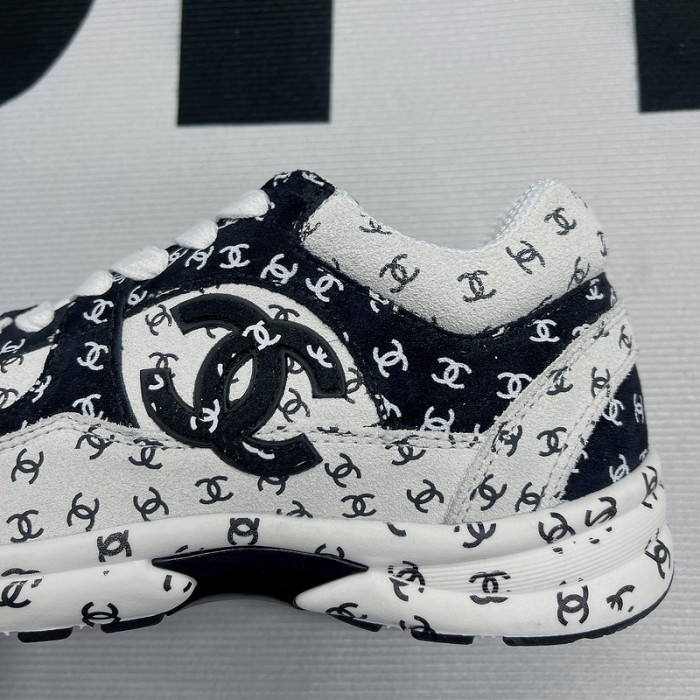 Ch**el sneaker