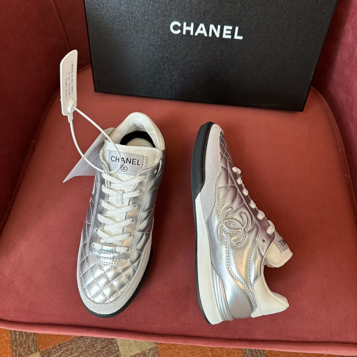 Ch**el sneaker