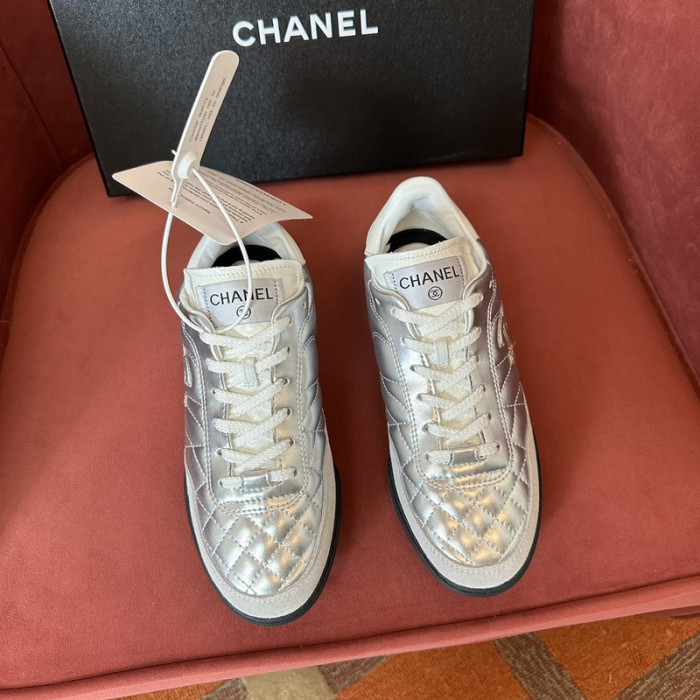 Ch**el sneaker
