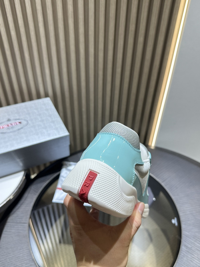 Pra*a sneaker