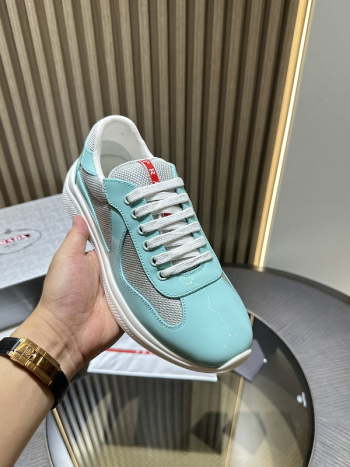 Pra*a sneaker