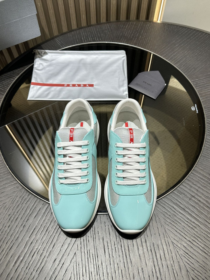 Pra*a sneaker