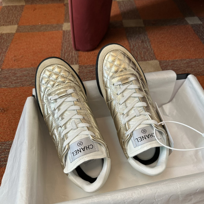 Ch**el sneaker