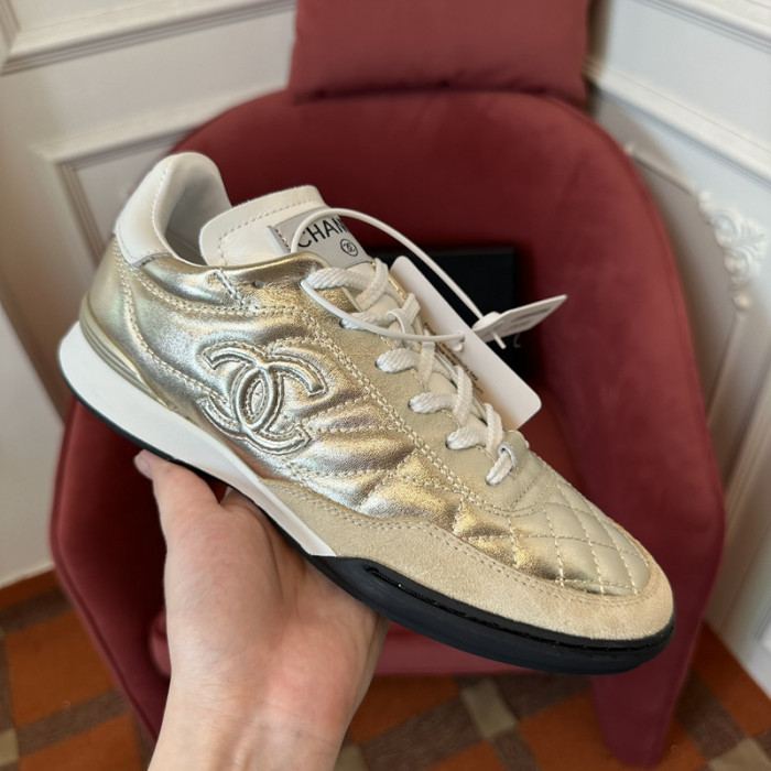 Ch**el sneaker