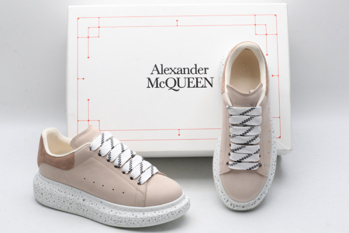 A1exa*der Mcqv*en OVERSIZED