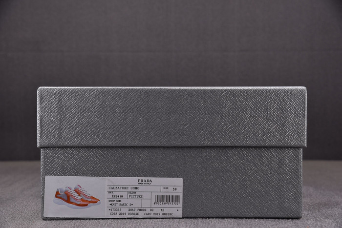 Pra*a sneaker