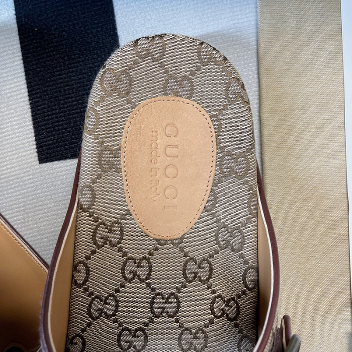 Gvc*1 SANDAL