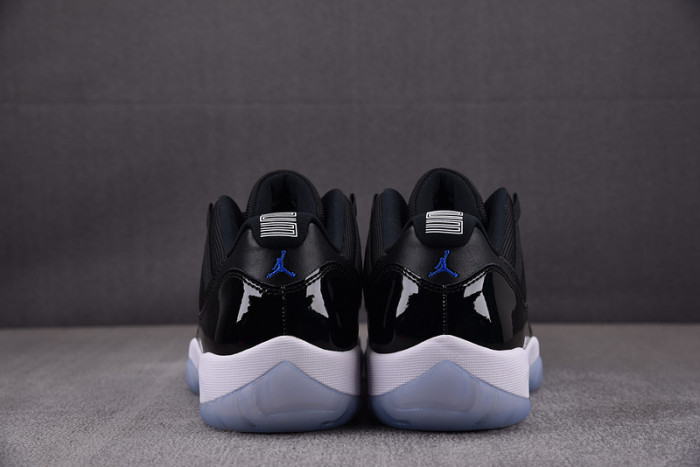 Air Jordan 11 Low 