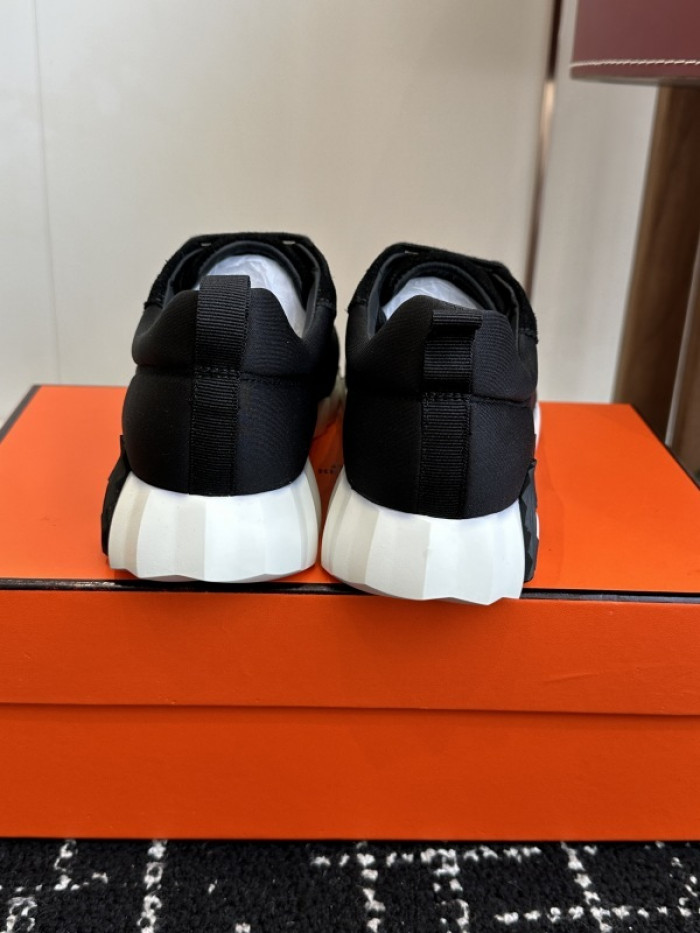 H**me5 SNEAKER