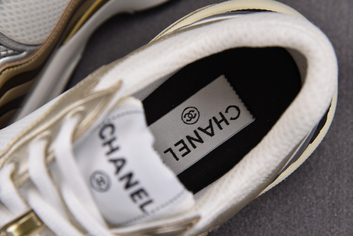 Ch**el sneaker