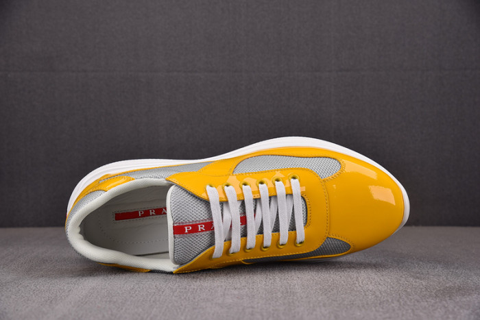 Pra*a sneaker