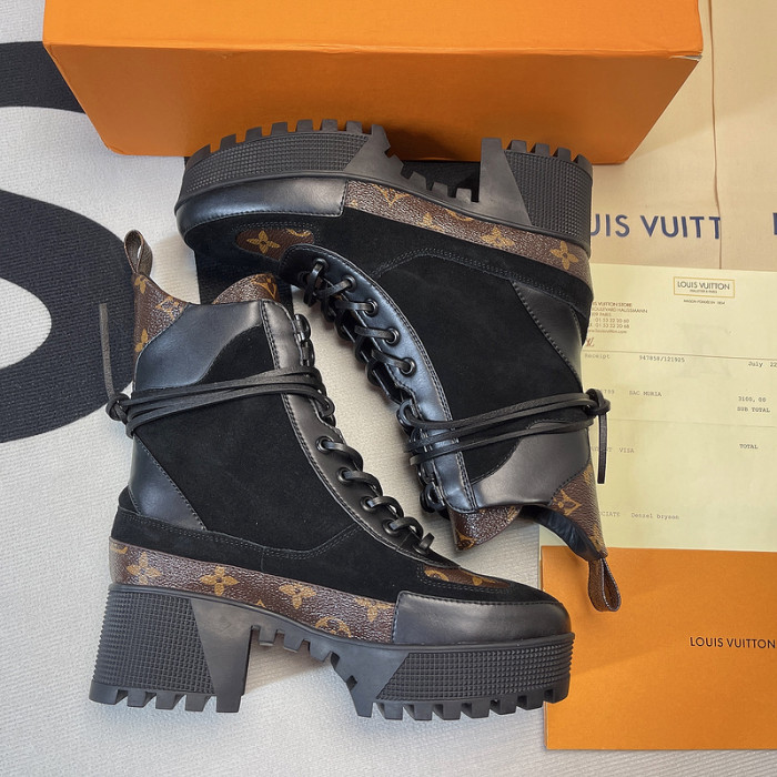 LO1_VTS-Lady-Boots