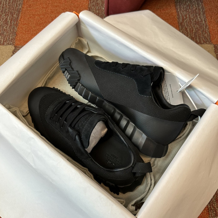 H**me5 SNEAKER