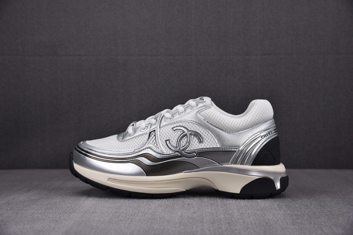 Ch**el sneaker