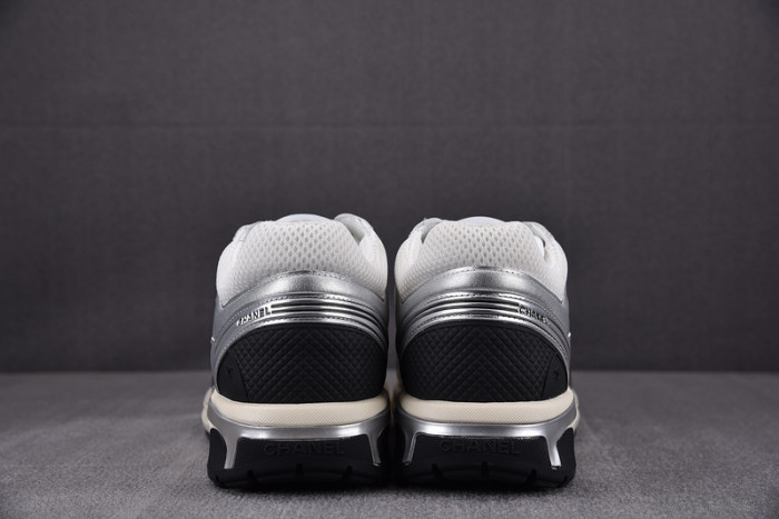 Ch**el sneaker