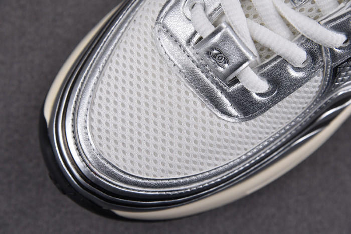 Ch**el sneaker