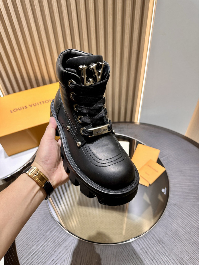 LO1_VTS BOOTS