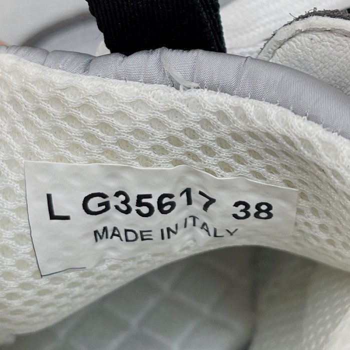 Ch**el sneaker