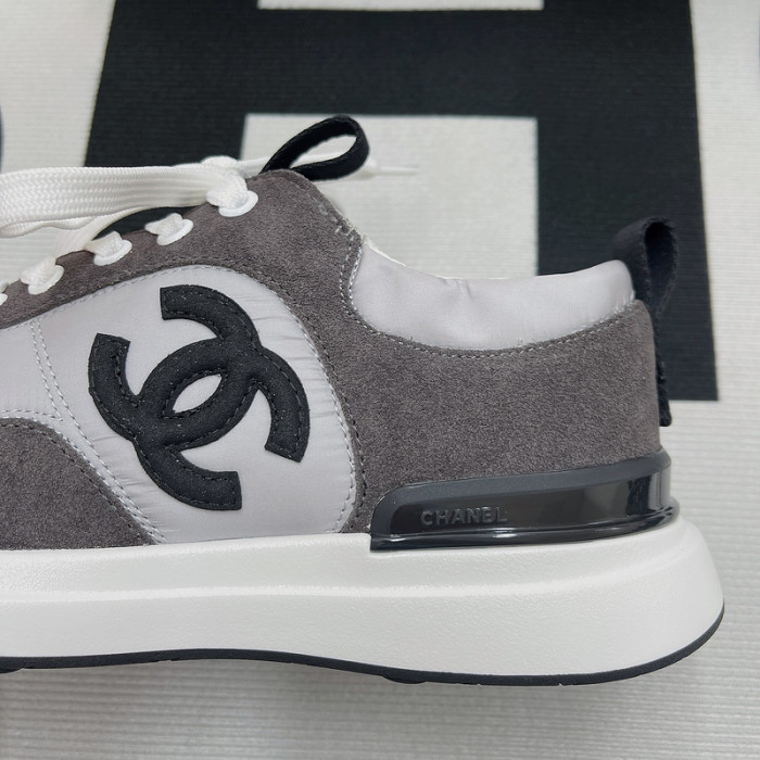 Ch**el sneaker