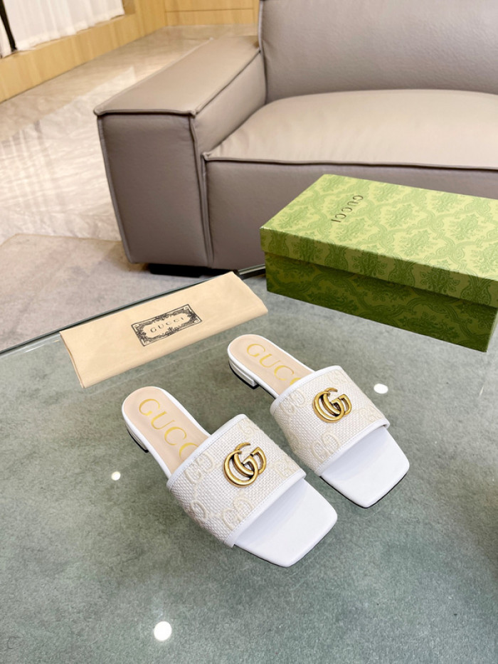 Gvc*1 SANDAL