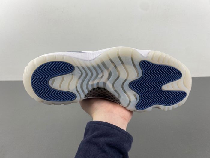 AIR JORDAN 11 LOW RETRO WHITE MIDNIGHT NAVY | FV5104-104