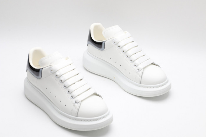 A1exa*der Mcqv*en OVERSIZED