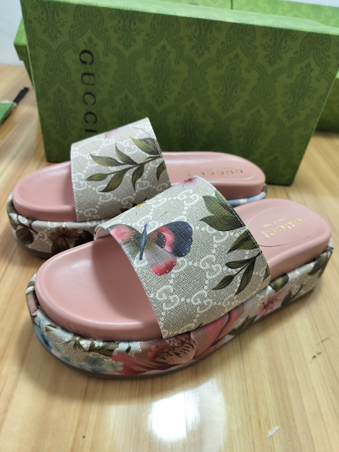 Gvc*1 SANDAL