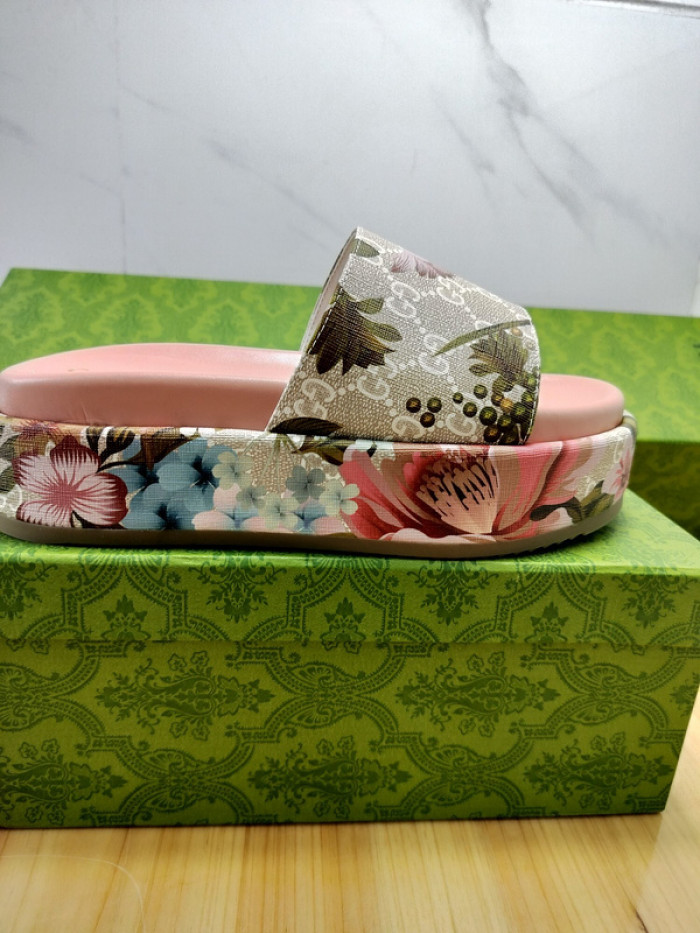 Gvc*1 SANDAL