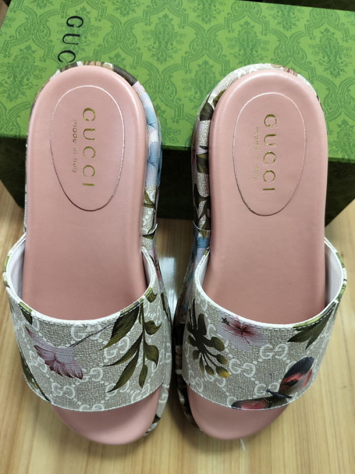 Gvc*1 SANDAL