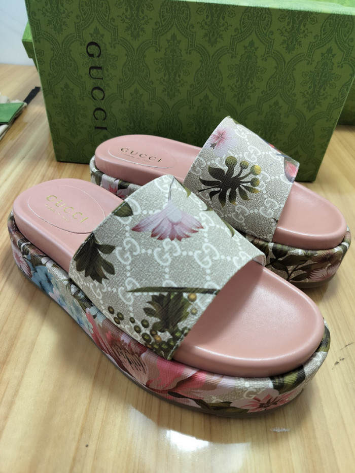Gvc*1 SANDAL