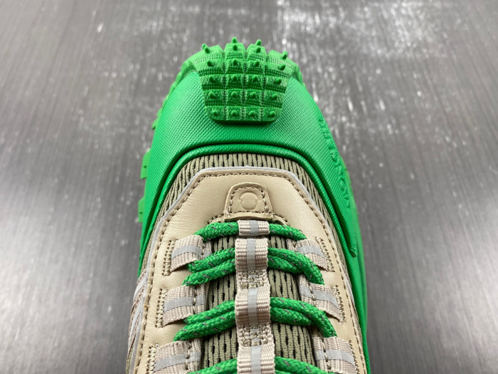 MONCLER TRAILGRIP GORE-TEX