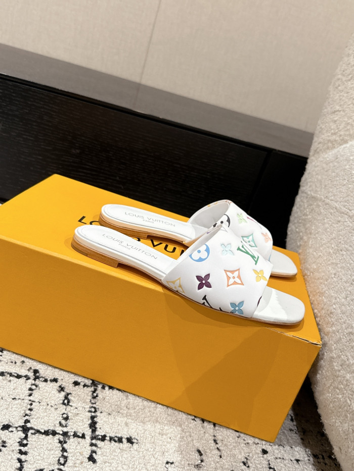 LO1_VTS SLIPPERS