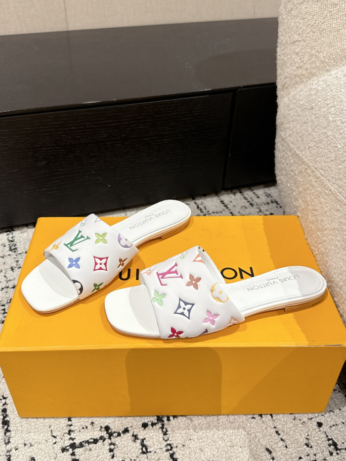 LO1_VTS SLIPPERS