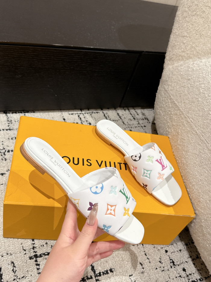 LO1_VTS SLIPPERS