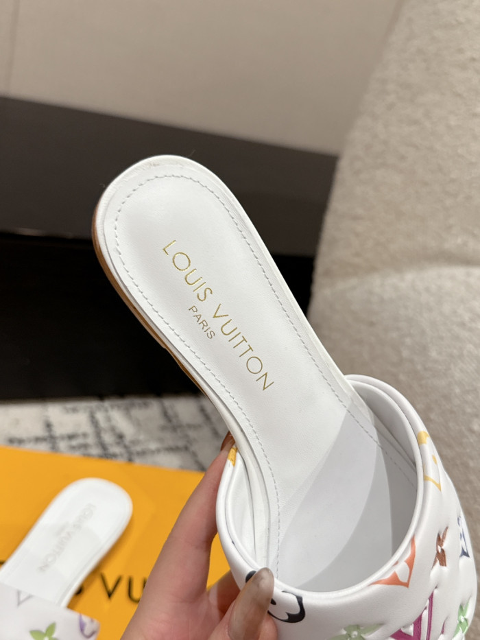 LO1_VTS SLIPPERS