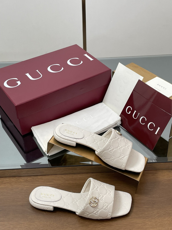 Gvc*1 SLIPPERS