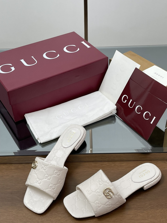 Gvc*1 SLIPPERS