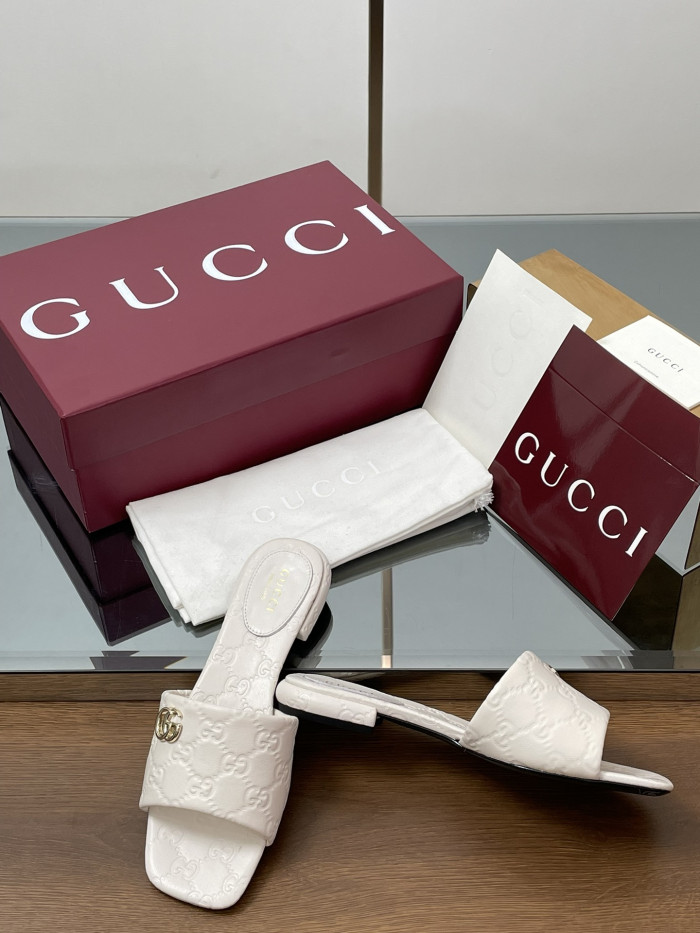 Gvc*1 SLIPPERS