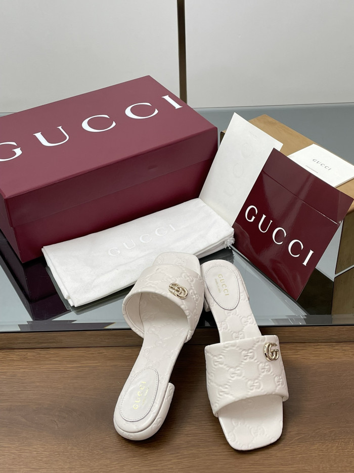 Gvc*1 SLIPPERS
