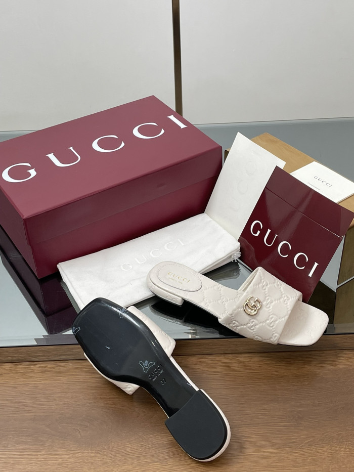 Gvc*1 SLIPPERS