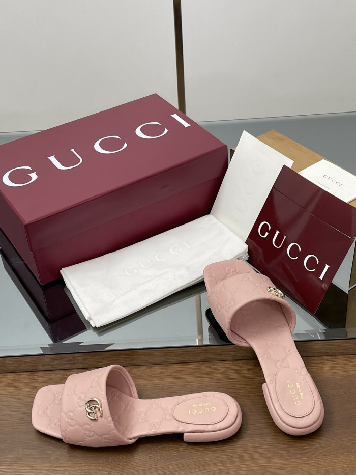 Gvc*1 SLIPPERS