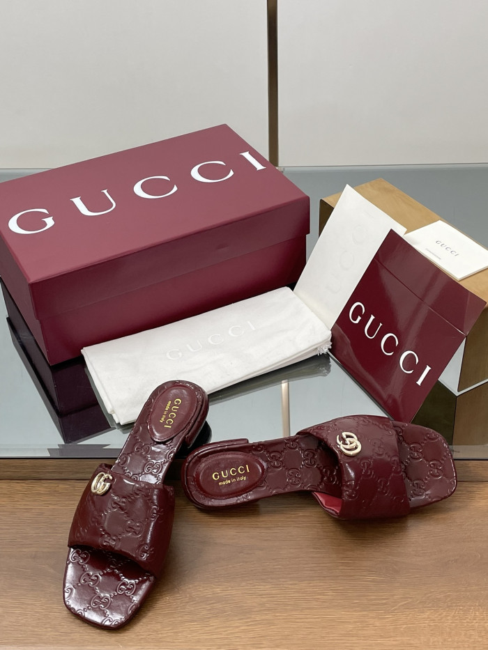 Gvc*1 SLIPPERS