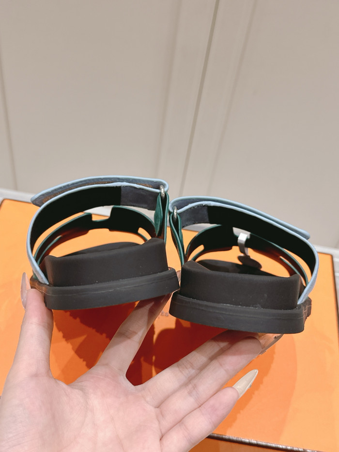 H**me5 SANDALS