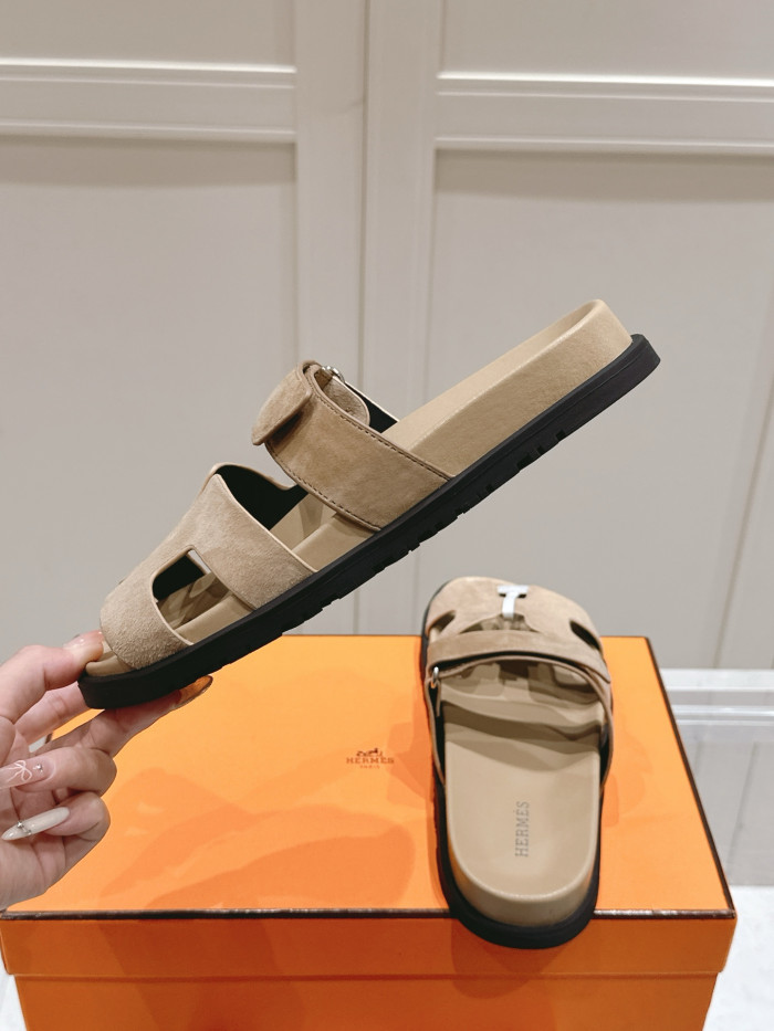 H**me5 SANDALS