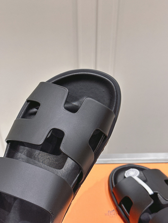H**me5 SANDALS