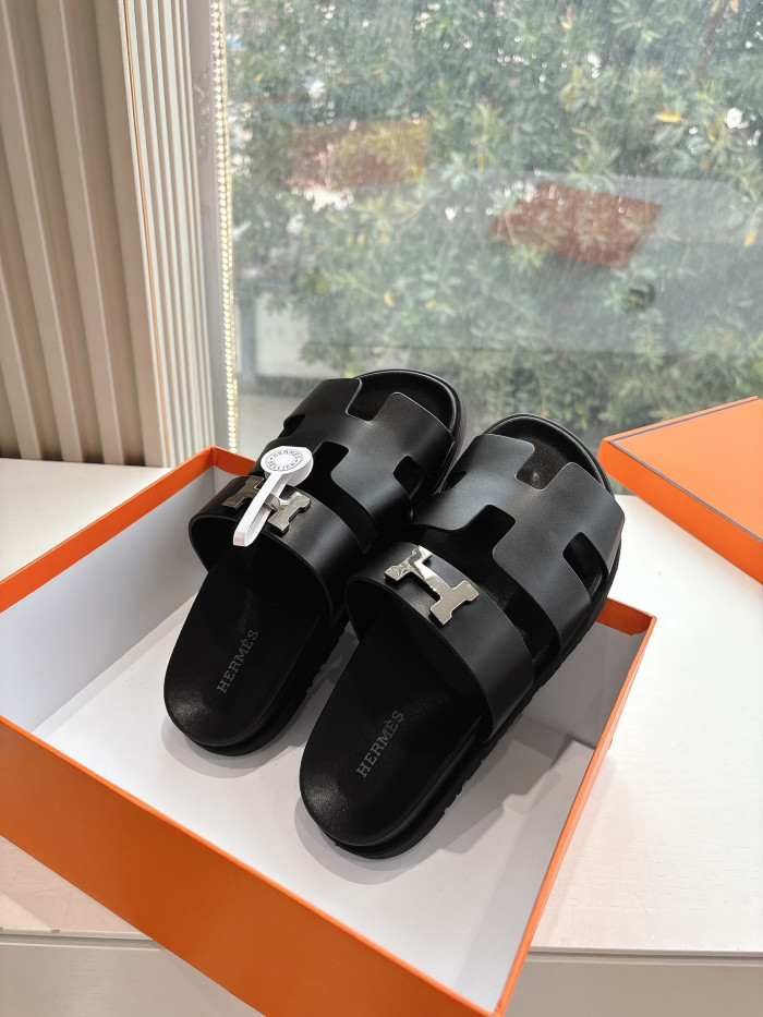 H**me5 SANDALS